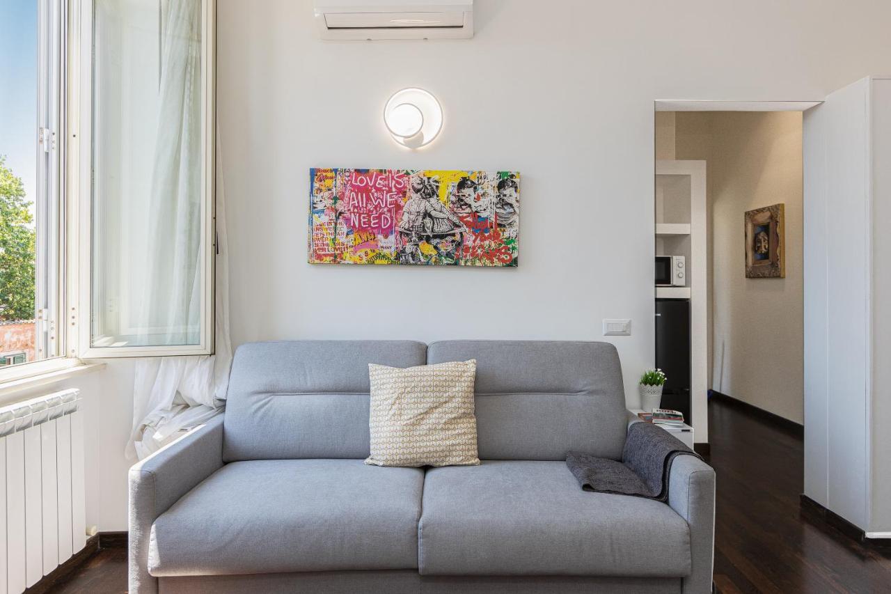 Corso View By In Apartment Rom